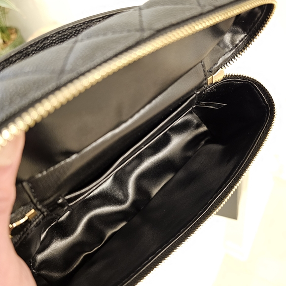 Chanel Black Quilted Cosmetic Bag - Picture 4 of 6